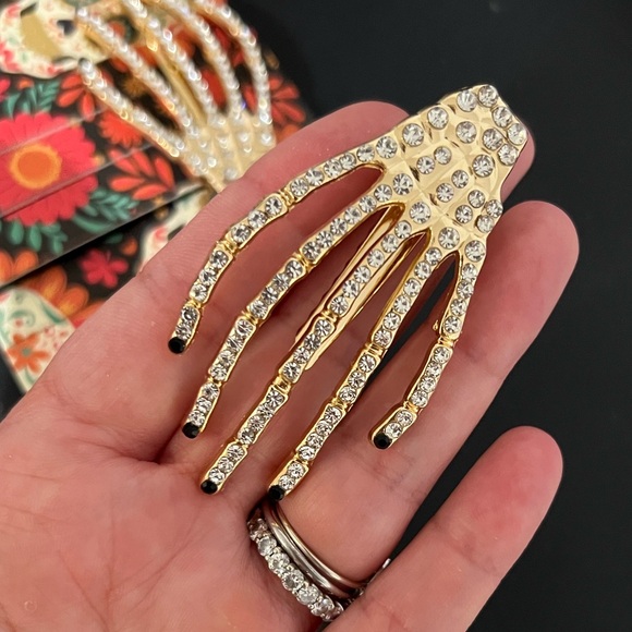 2 Inch Gold Rhinestone Skeleton Hand Hair Clips NEW - Picture 7 of 7